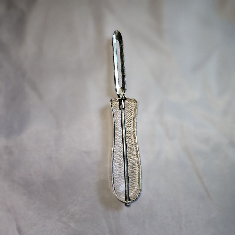 EKCO VINTAGE FLOATING BLADE STAINLESS‎ POTATO VEGGIE FRUIT PEELER USA